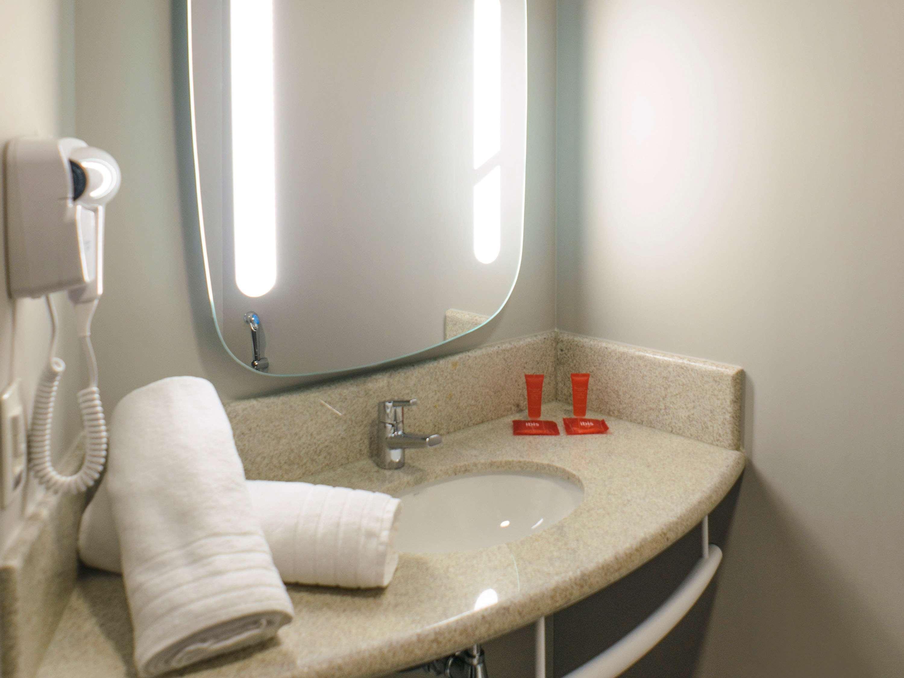 Ibis Hotel 3*
